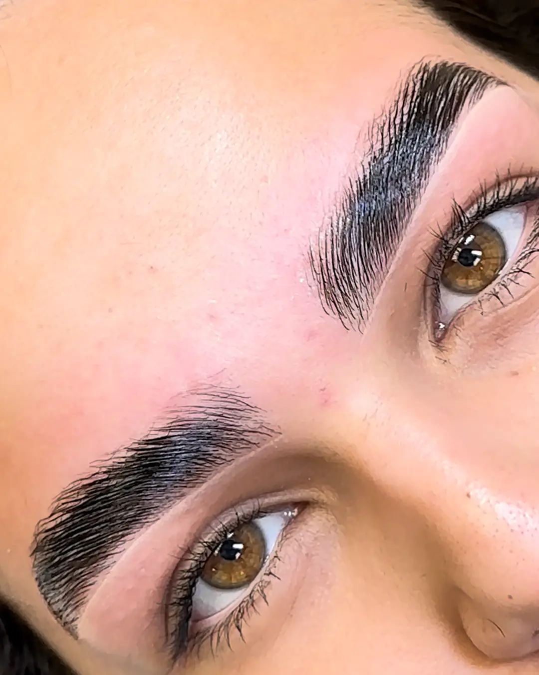 Diseño y depilación de cejas